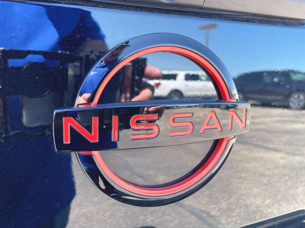 2023 Nissan Frontier PRO-4X, 4WD, TECH PACKAGE, NAV, BEDLINER